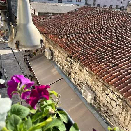 Πανσιόν Vale *